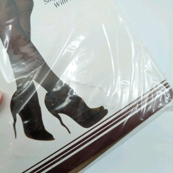 NEW On The Go! Lace Top Thigh High Silky Sheer Leg Toe Queen Size Nude Stockings - Picture 4 of 6